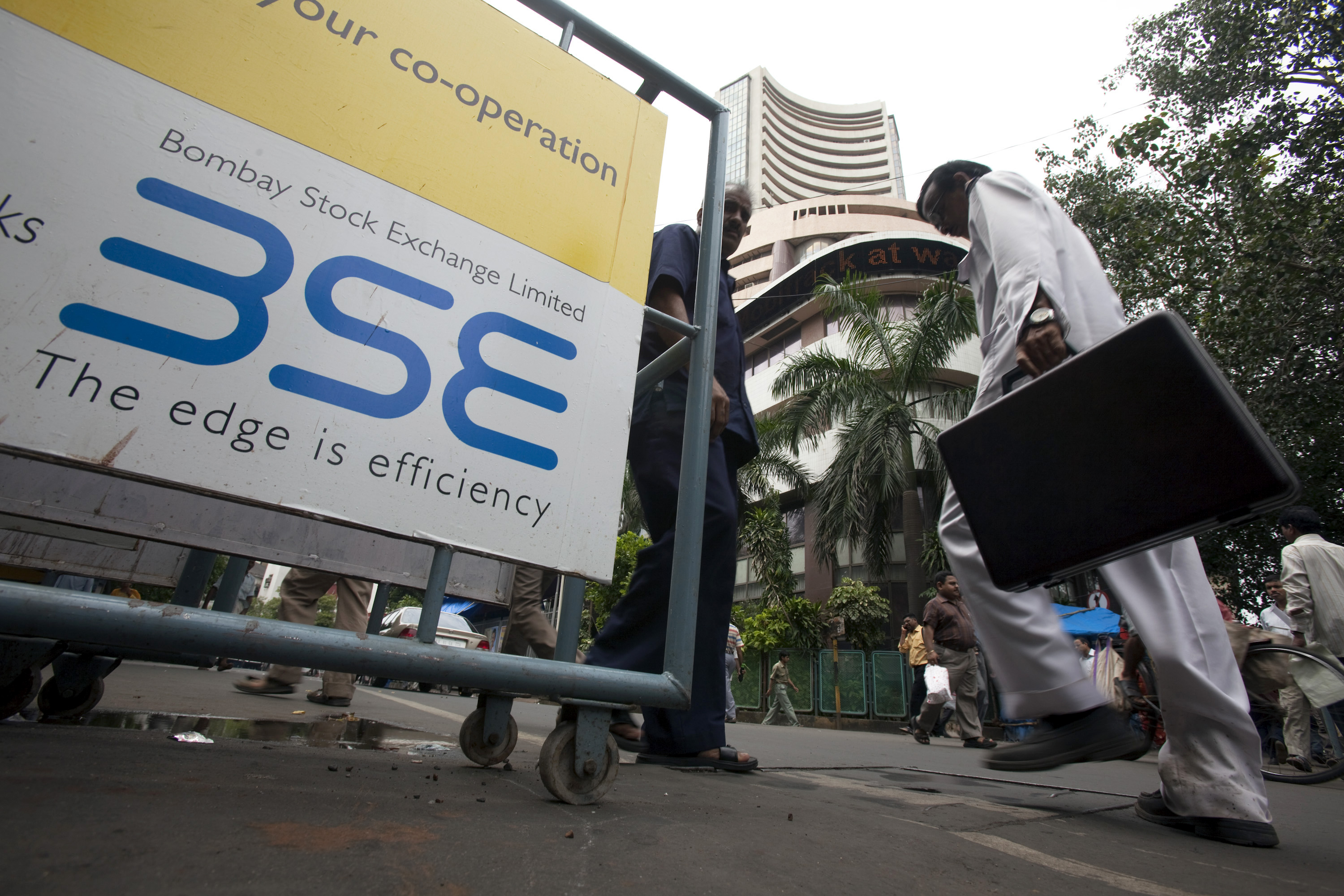 Stock Market Today: Sensex, Nifty End At A Record High As HDFC Twins, RIL, Kotak Lead; FPIs Stay Net Buyers